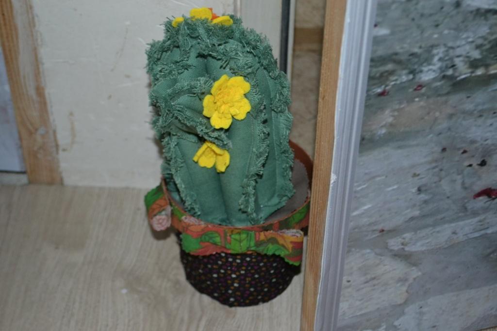 cactus-cale-porte-couture-tissu--pot-fleur-feutrine-3d